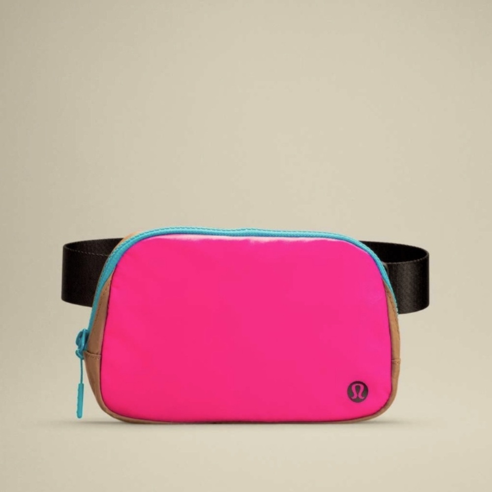 Lululemon everywhere belt bag